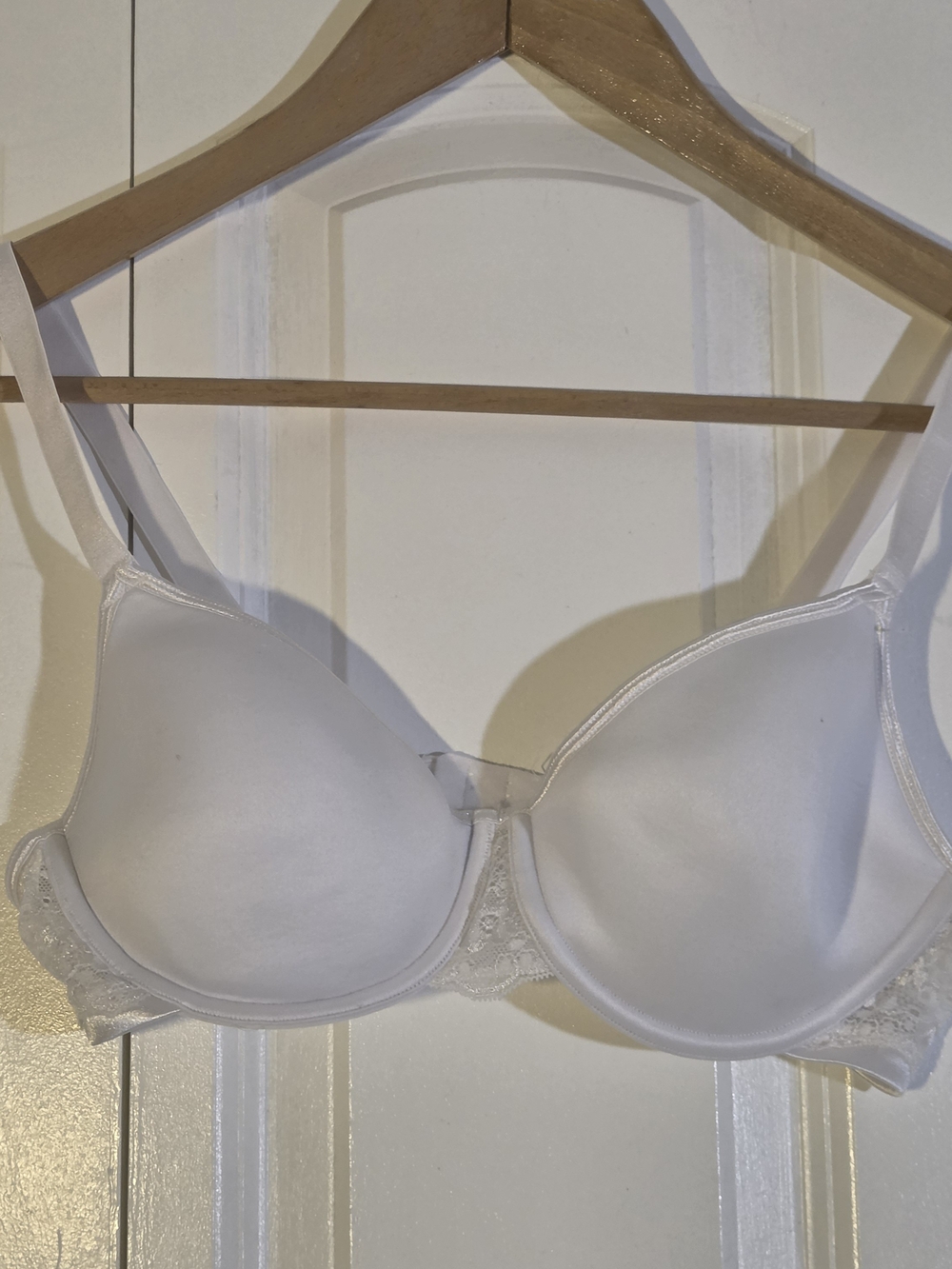 Cabernet Bra 36C White Underwire Lightly Lined
